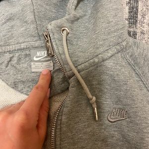Nike sweater zip up